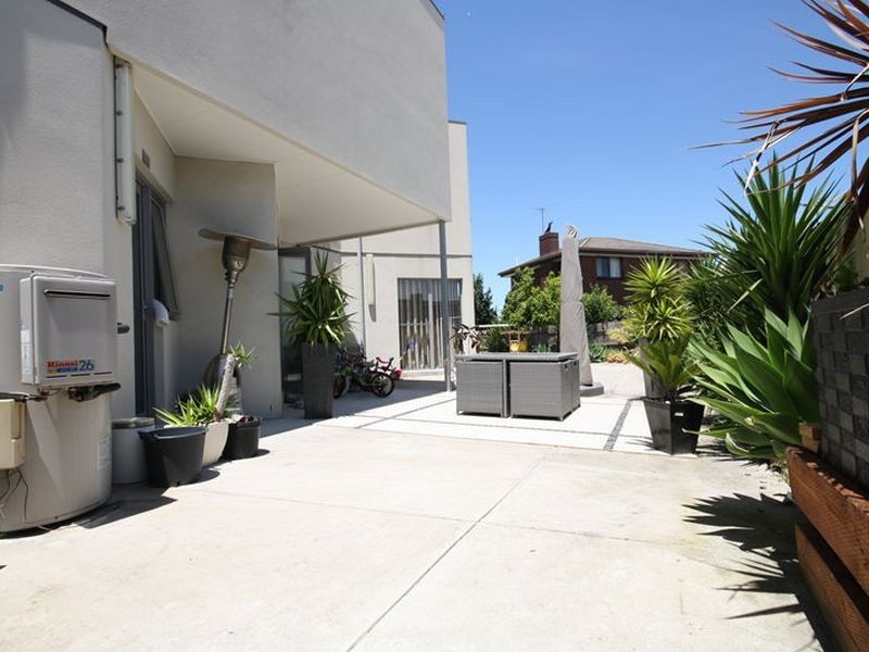 62 ATHOL RD, Springvale South VIC 3172