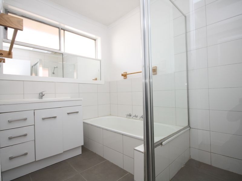 37 MONASH CRESCENT, Clayton South VIC 3169