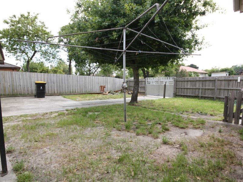 37 MONASH CRESCENT, Clayton South VIC 3169