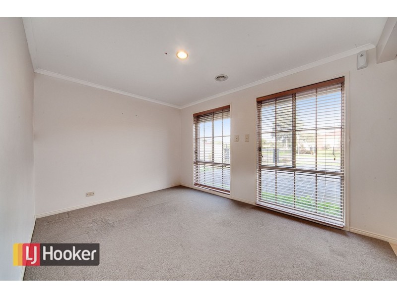 2 ASHBROOK WAY, Cranbourne West VIC 3977