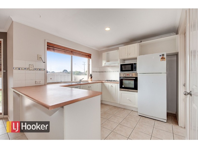 2 ASHBROOK WAY, Cranbourne West VIC 3977