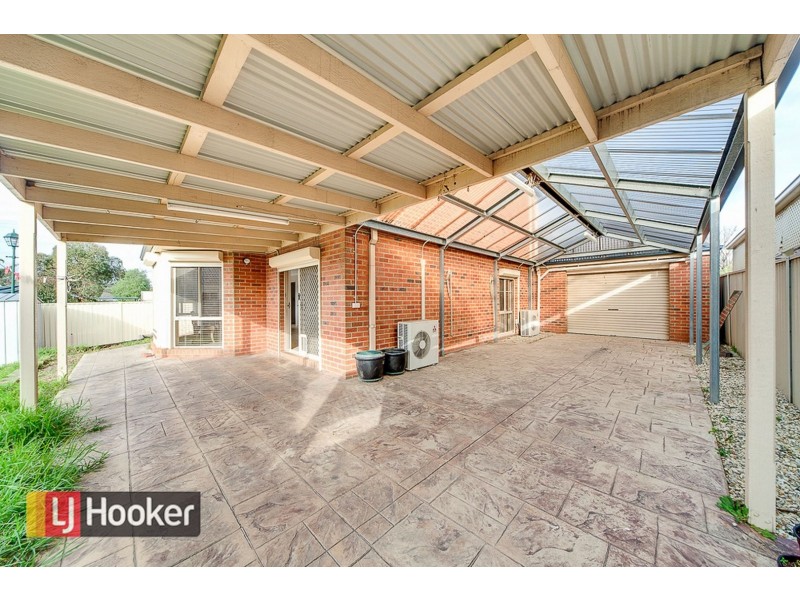 2 ASHBROOK WAY, Cranbourne West VIC 3977