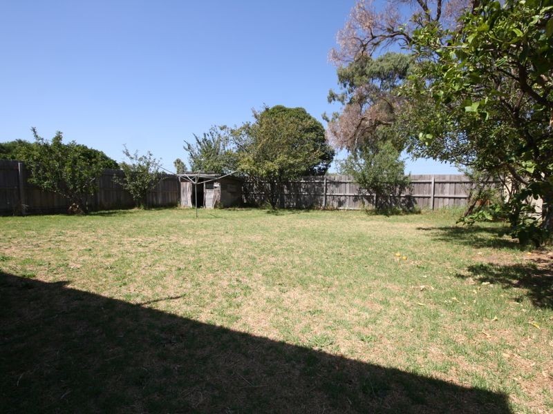 28 Broadoak street, Springvale South VIC 3172