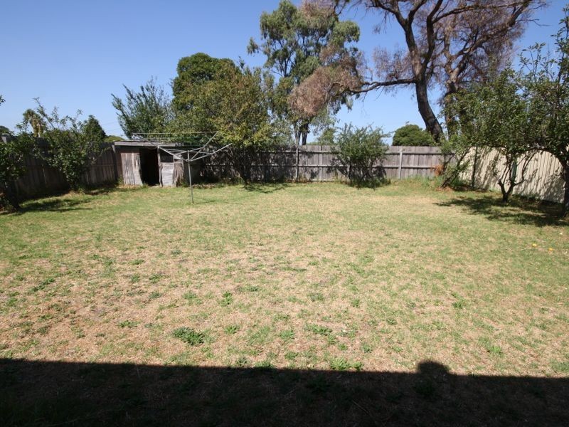 28 Broadoak street, Springvale South VIC 3172