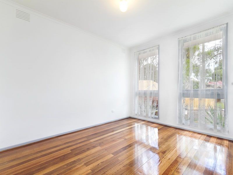 17 Silverdale Court, Springvale South VIC 3172