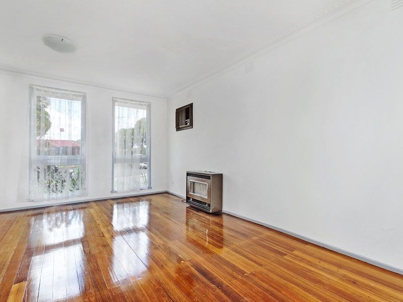 17 Silverdale Court, Springvale South VIC 3172