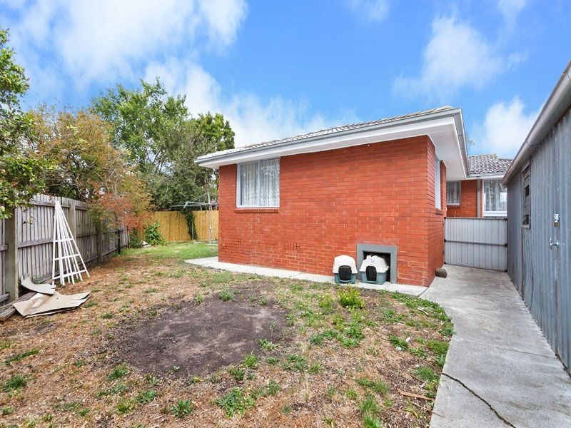 17 Silverdale Court, Springvale South VIC 3172