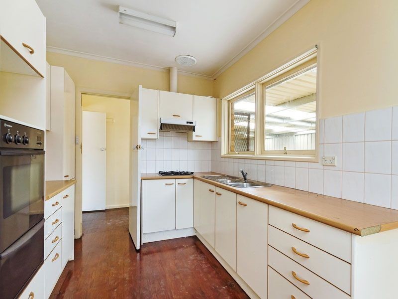 6 NEALE STREET, Springvale VIC 3171