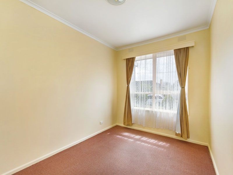 6 NEALE STREET, Springvale VIC 3171