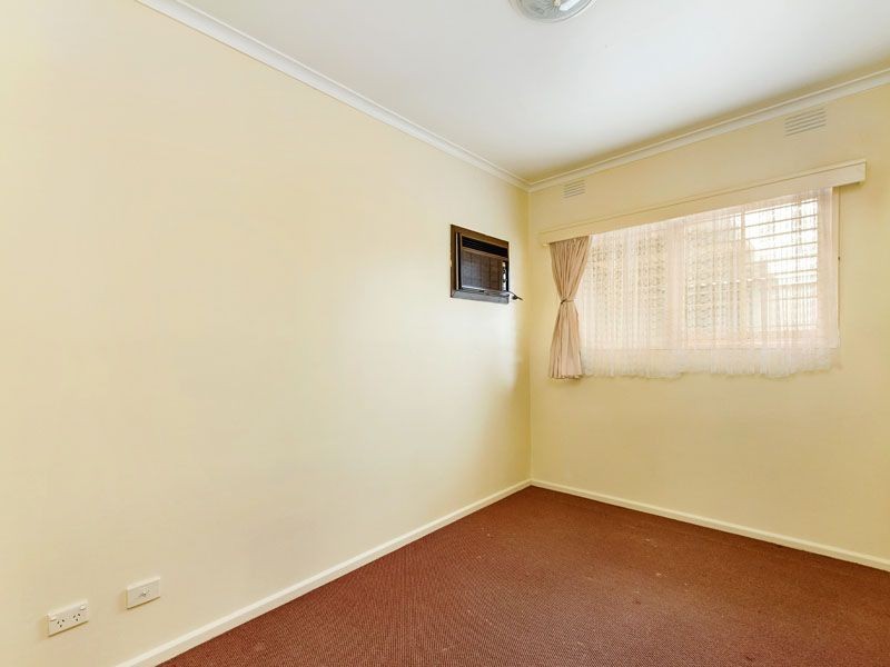 6 NEALE STREET, Springvale VIC 3171