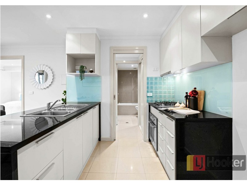 6/8 St James Avenue, Springvale VIC 3171