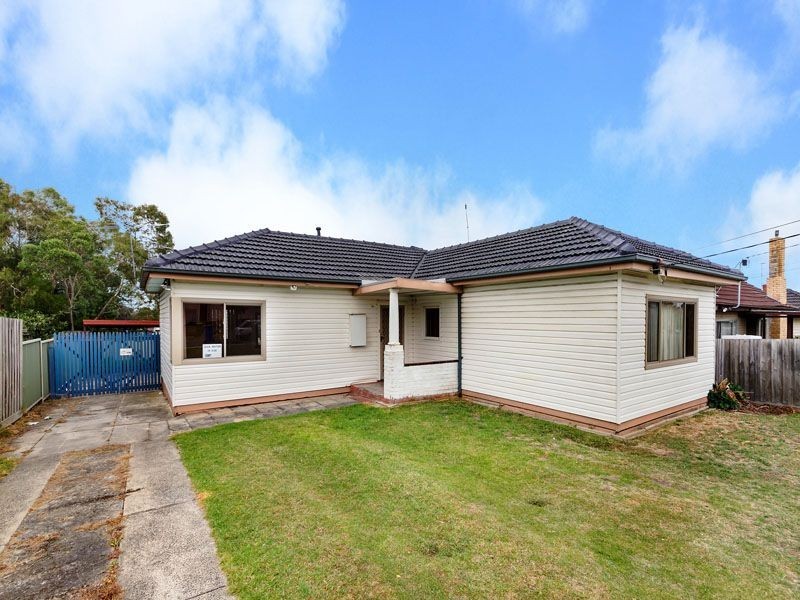 2 LOLLER ST, Springvale VIC 3171