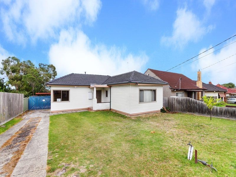 2 LOLLER ST, Springvale VIC 3171