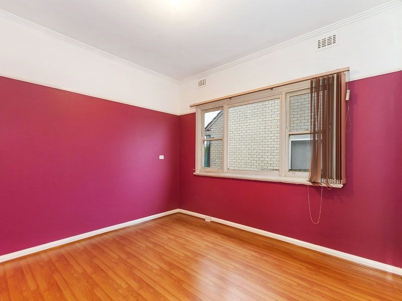 2 LOLLER ST, Springvale VIC 3171