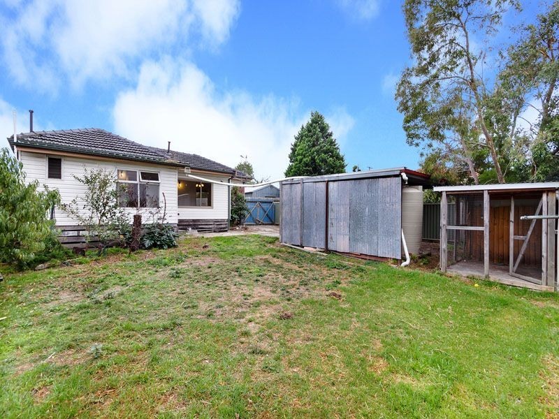 2 LOLLER ST, Springvale VIC 3171