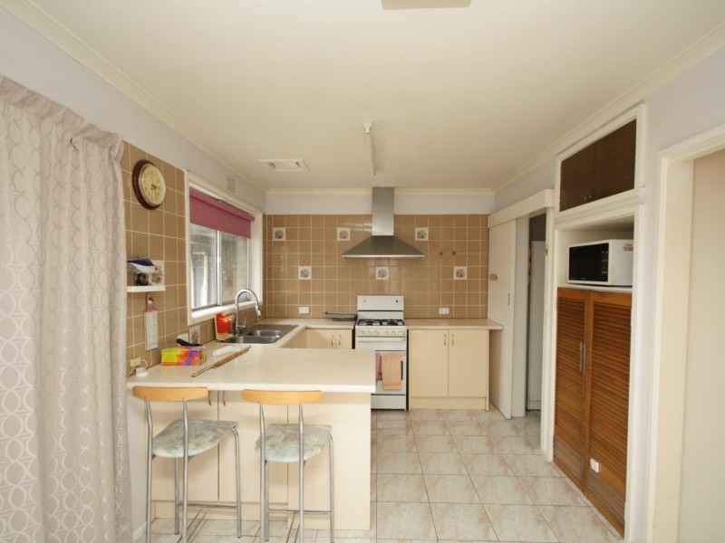 17 Guildford Avenue, Springvale VIC 3171