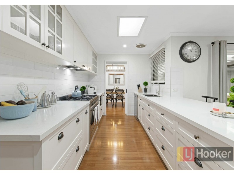 6 Greenleaf Crt, Keysborough VIC 3173