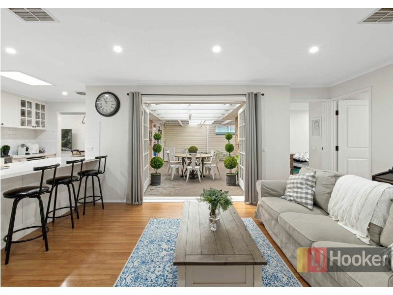 6 Greenleaf Crt, Keysborough VIC 3173