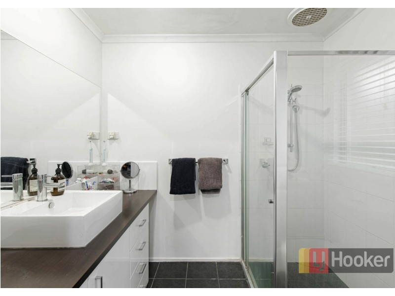 6 Greenleaf Crt, Keysborough VIC 3173