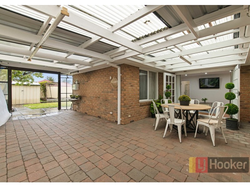 6 Greenleaf Crt, Keysborough VIC 3173