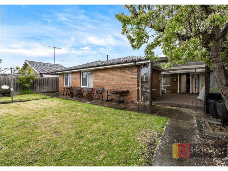 6 Greenleaf Crt, Keysborough VIC 3173