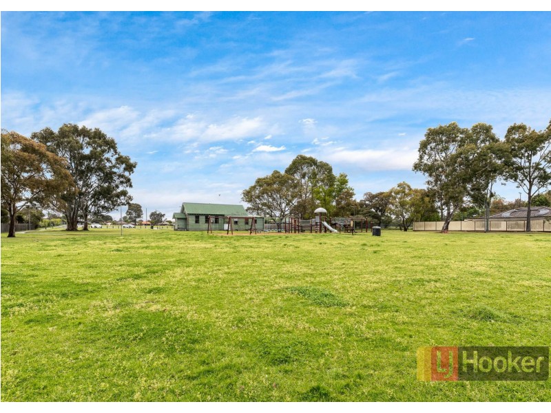 6 Greenleaf Crt, Keysborough VIC 3173