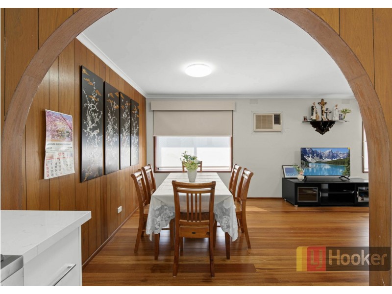 19 Avondale rd, Springvale VIC 3171