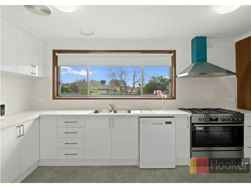19 Avondale rd, Springvale VIC 3171