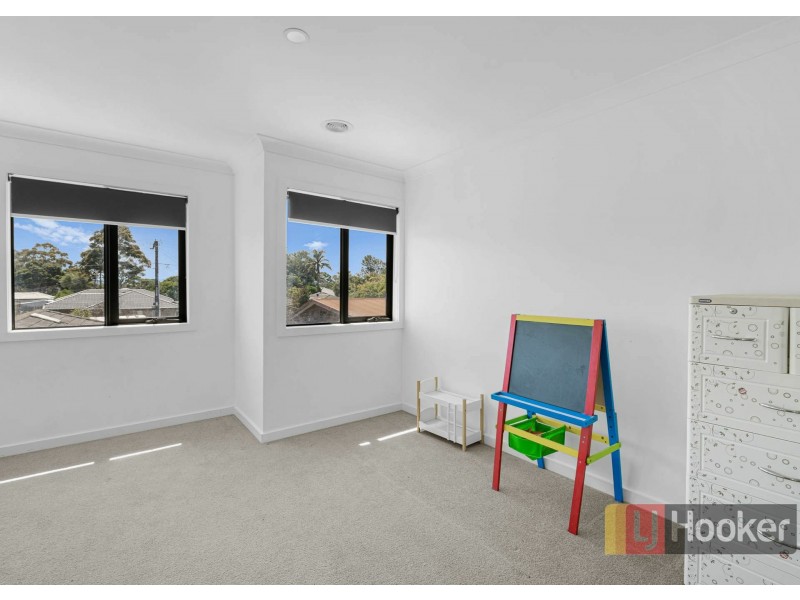 2/22 Dearing Ave, Cranbourne VIC 3977