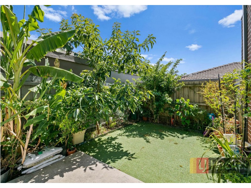 2/22 Dearing Ave, Cranbourne VIC 3977