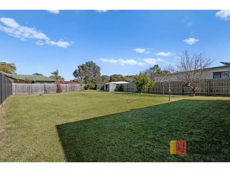 68 Darren Rd, Keysborough VIC 3173