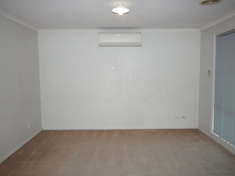 39 Hutchinson Dr, Lynbrook VIC 3975