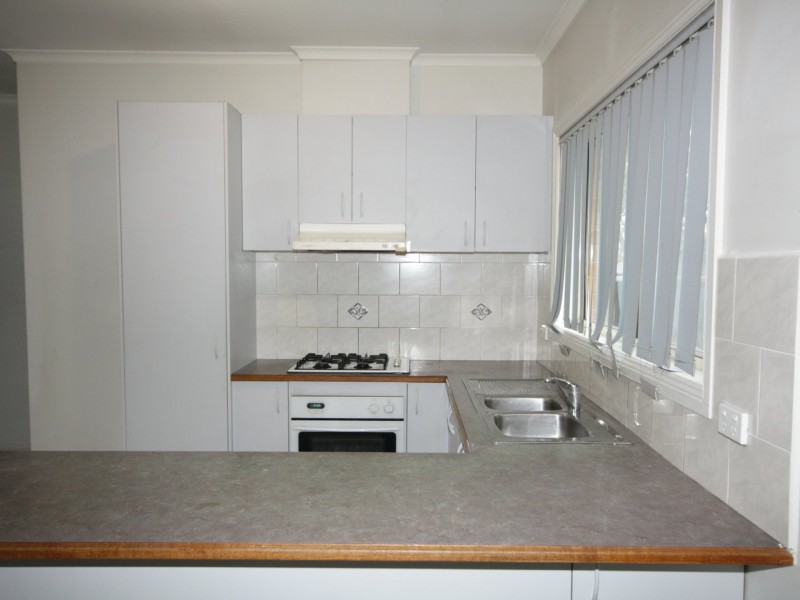 39 Hutchinson Dr, Lynbrook VIC 3975