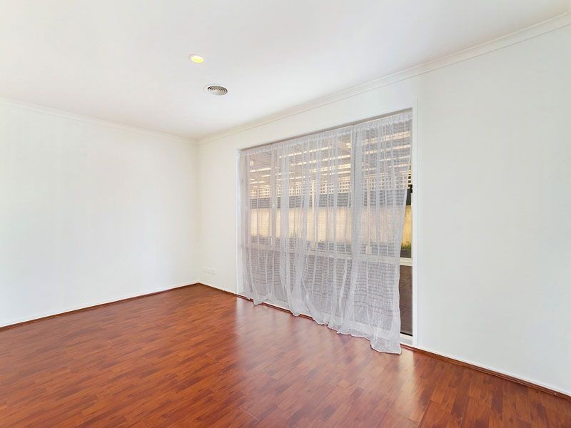 1 Emoh Close, Cranbourne VIC 3977