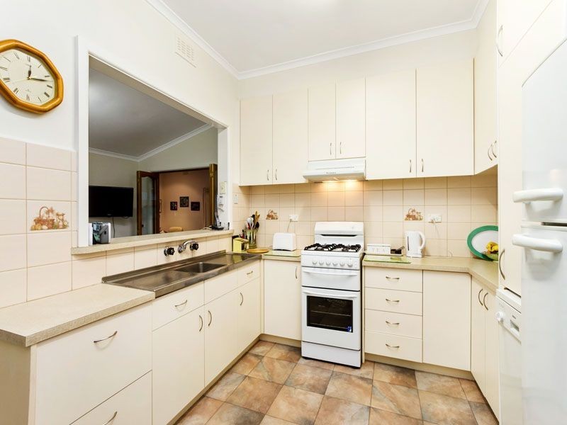 22 Moncur Ave, Springvale VIC 3171