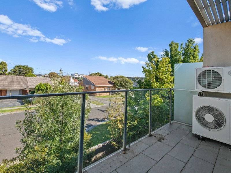 9/8 St James Ave, Springvale VIC 3171