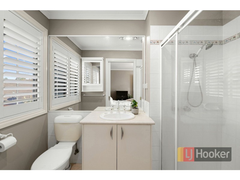 12 Pacific Dr, Aspendale Gardens VIC 3195