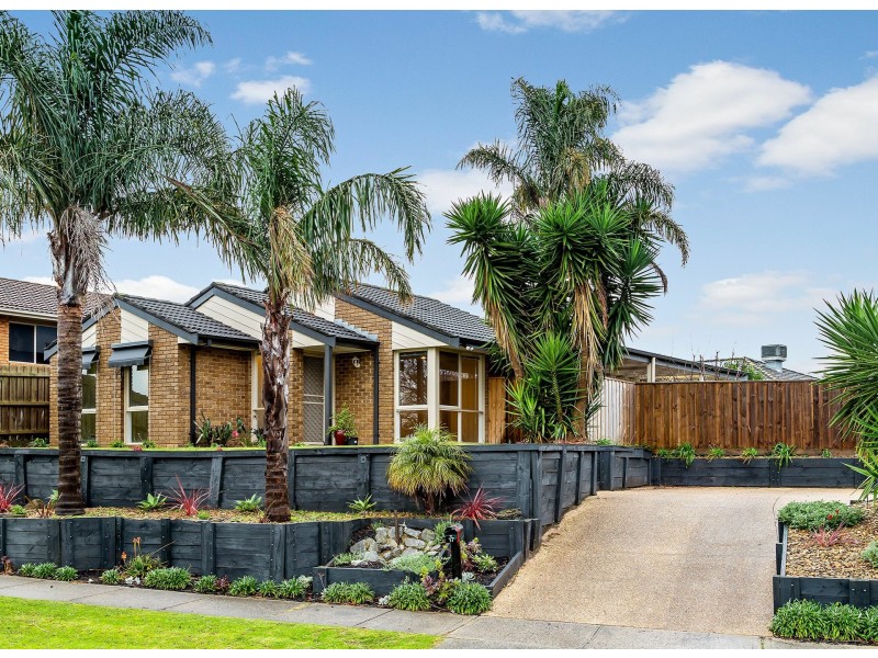 17 Herrington Ave, Carrum Downs VIC 3201