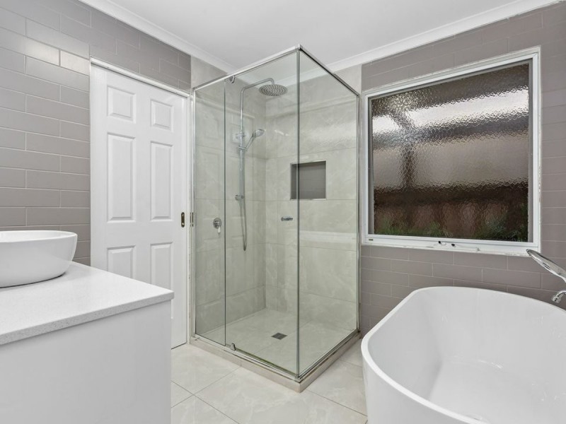 17 Herrington Ave, Carrum Downs VIC 3201