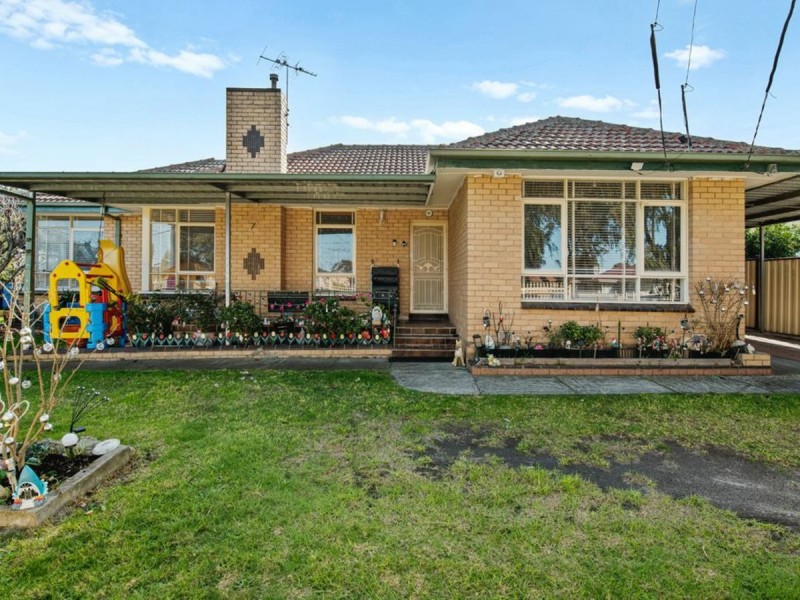 7 Clapham Avenue, Springvale VIC 3171