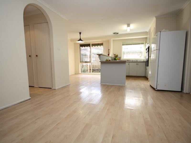 8 Jason Place, Hampton Park VIC 3976