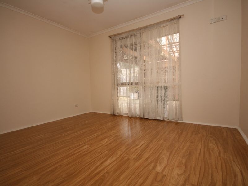 8 Jason Place, Hampton Park VIC 3976