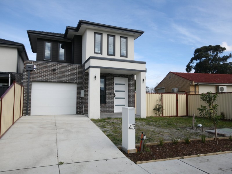 43 Emerald Dr, Springvale VIC 3171