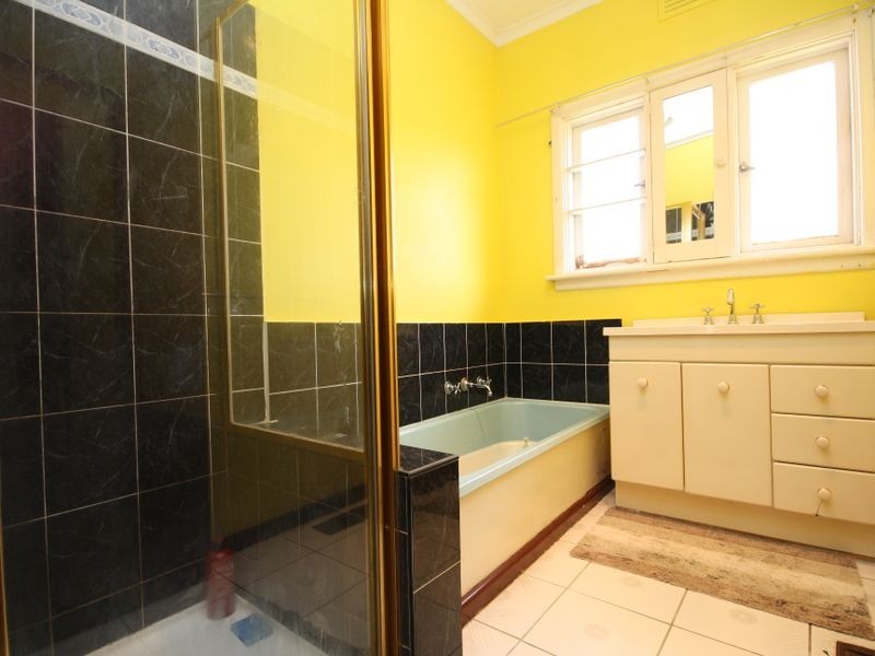 17 REDHILL ROAD, Springvale VIC 3171