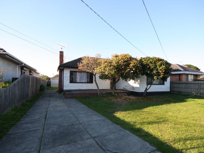 11 Heather Grove, Springvale VIC 3171