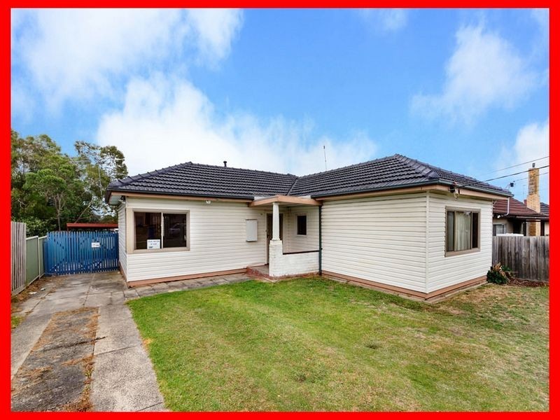 2 LOLLER ST, Springvale VIC 3171