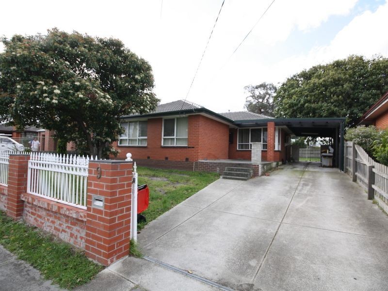 9 DEVON  DRIVE, Springvale South VIC 3172