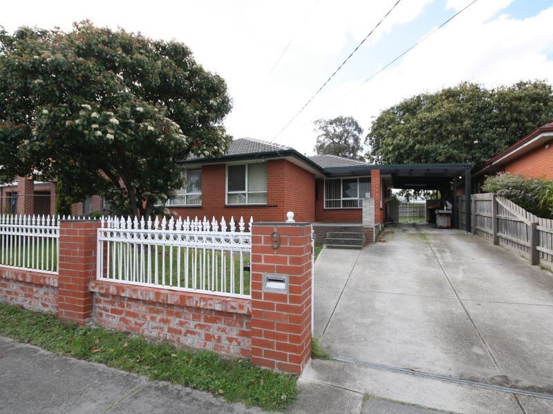 9 DEVON  DRIVE, Springvale South VIC 3172