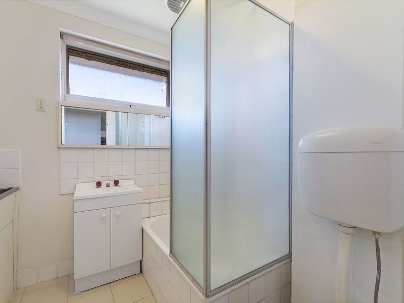 4/6 ST James AVE, Springvale VIC 3171