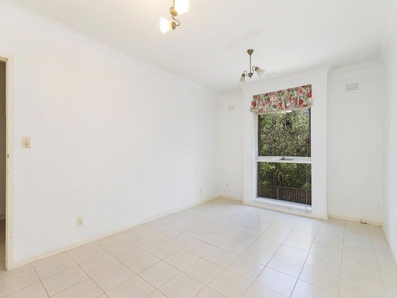 4/6 ST James AVE, Springvale VIC 3171